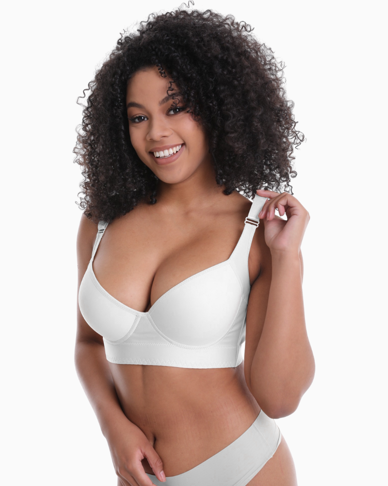 <h>Luna is 5'6" 138 lbs and wearing size 34C</h><p>This shaping bra hugs the body with stretch fabric, smoothing and enhancing curves.</p>